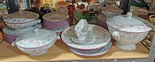 COPELAND SPODE SPRING DINNERWARE WITH LIDDED TUREENS, ASHETS,