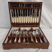 OAK CASED CANTEEN OF SILVER PLATED CUTLERY 6 PLACE SETTING
