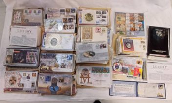 GOOD SELECTION OF MOSTLY BENHAMS COVERS, TO INCLUDE YEAR SETS, LUXURY FIRST DAY COVERS COLLECTION,