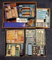 SELECTION OF VARIOUS DOLLS HOUSE FURNITURE & ACCESSORIES