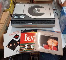 PHILIPS LASER DISC ULTP 600 PLAYER TOGETHER WITH VARIOUS TITLES INCLUDING THE COMPLETE BEATLES,