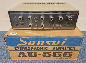 SANSUI AU-555 SOLID STATE STEREO AMPLIFIER