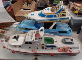 RADIO CONTROLLED COAST GUARD MOTOR BOAT AND OTHERS.