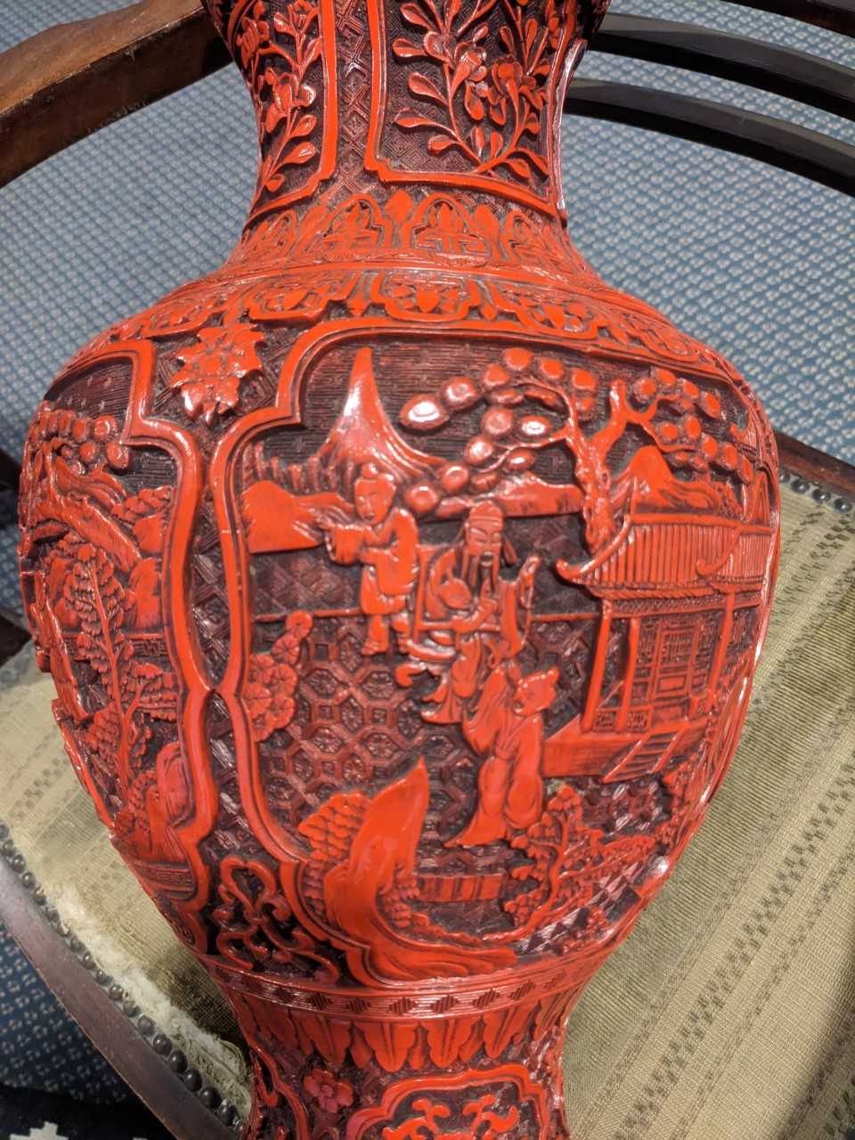 A Chinese Cinnabar Lacquer Vase, of baluster form, decorated with figures in landscape panels within - Bild 2 aus 8