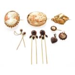 A Small Quantity of Jewellery, including two cameo brooches (a.f.); a smoky quartz brooch (a.f.);