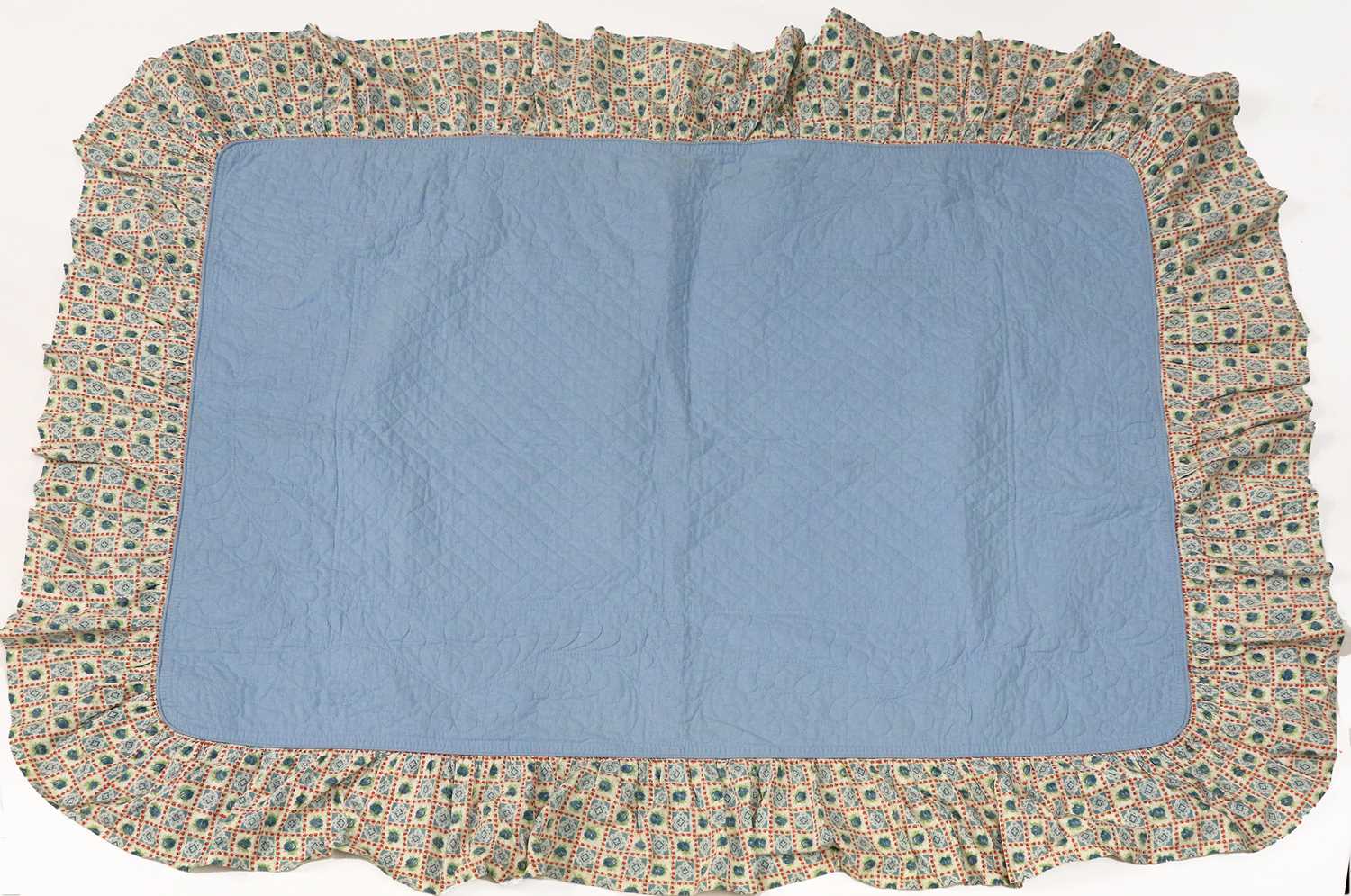 20th Century Reversible Whole Cloth Quilt, with a pale blue cotton to one side and floral sprigged - Image 5 of 5