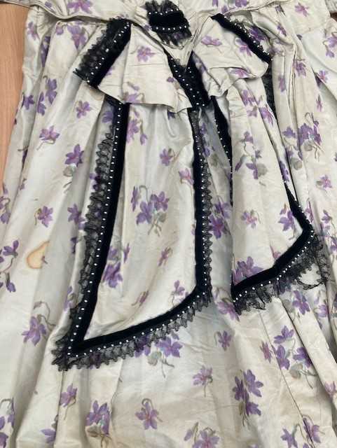 19th Century Cream Silk Dress printed with purple flowers, square neckline trimmed with black velvet - Image 18 of 21