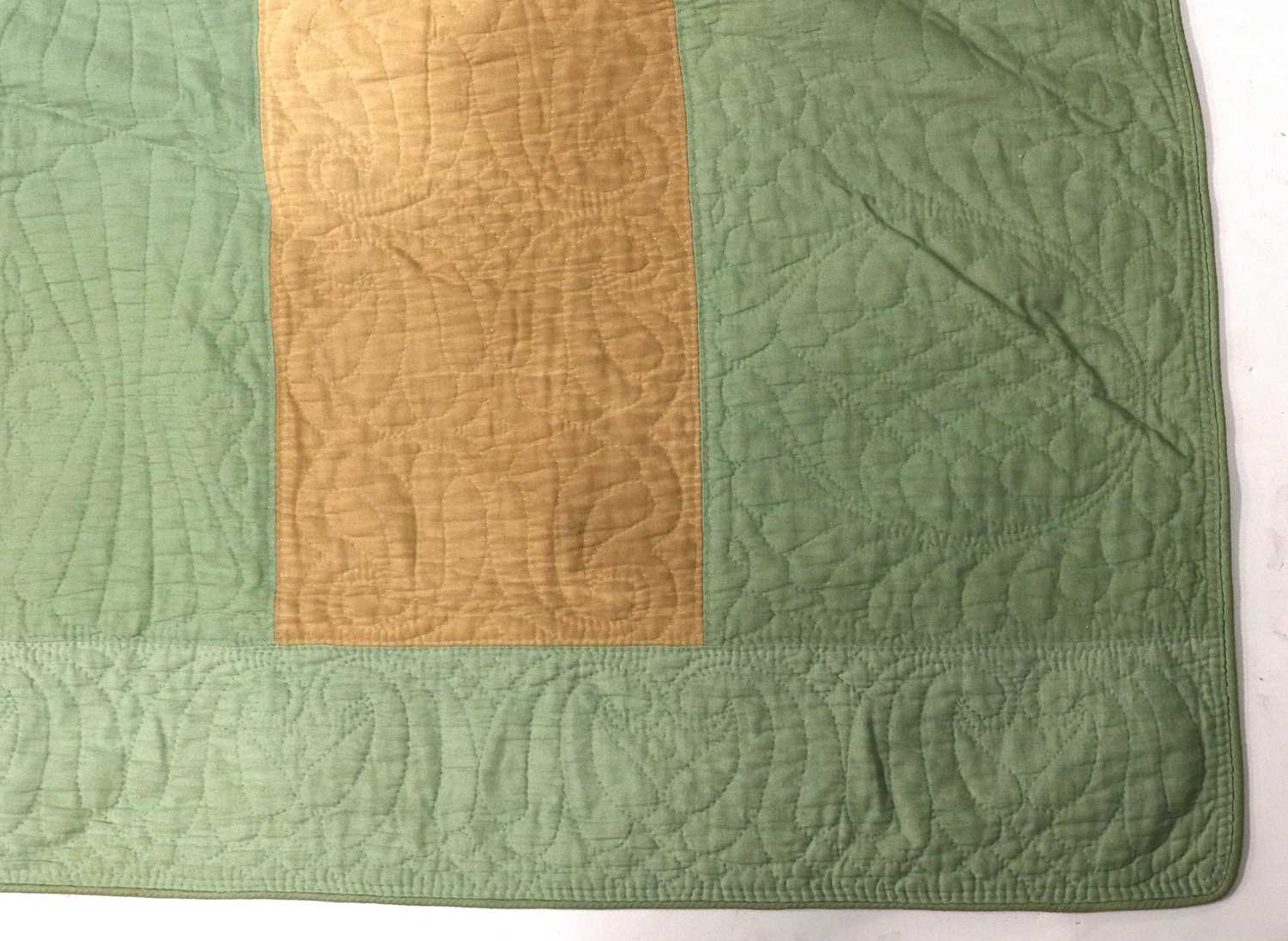 Early 20th Century Green and Cream Cotton Strippy Quilt, with cream cotton to the reverse, hand - Image 3 of 5