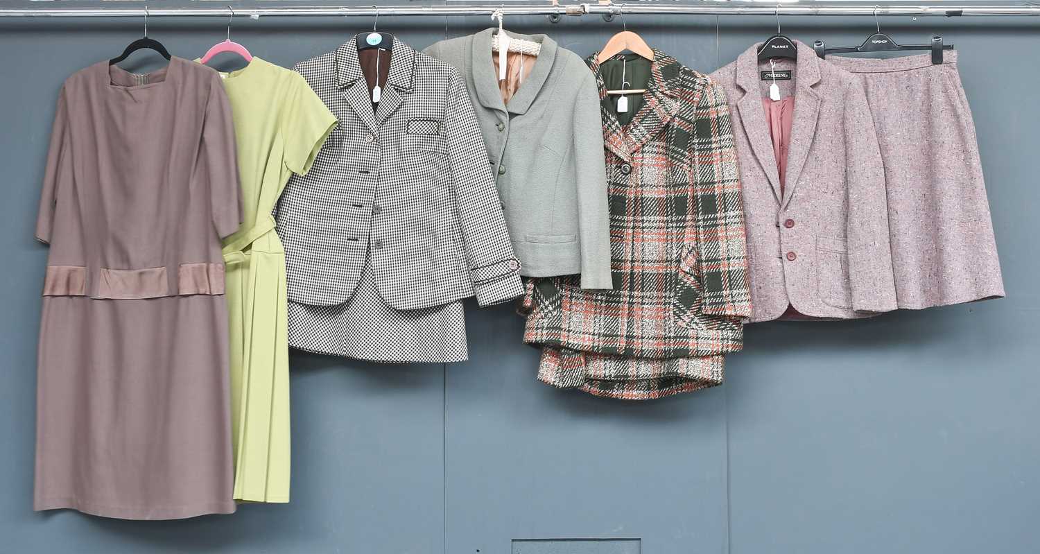 Circa 1950s and Later Ladies Day Dresses and Suits comprising a Gelco Original green and orange - Image 2 of 17