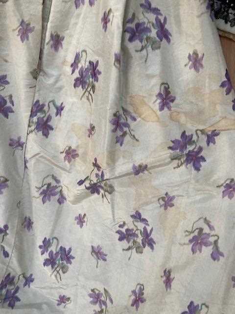 19th Century Cream Silk Dress printed with purple flowers, square neckline trimmed with black velvet - Image 12 of 21