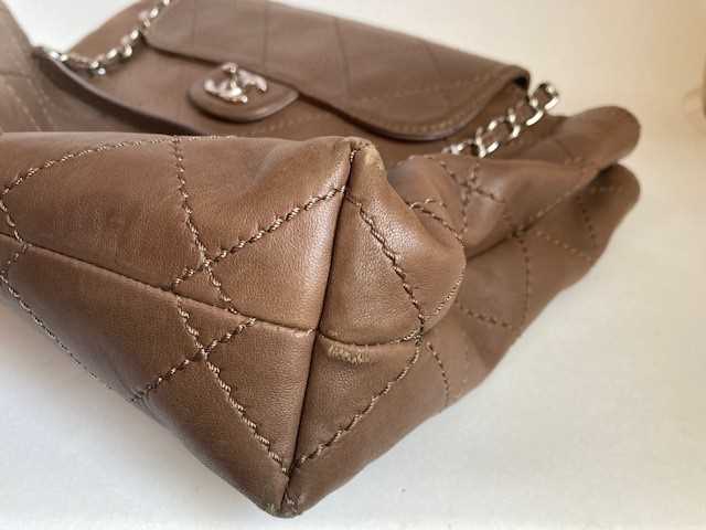 Circa 2010 Chanel Brown Quilted Leather Shoulder Bag, with chrome coloured hardware, two pockets - Image 8 of 11