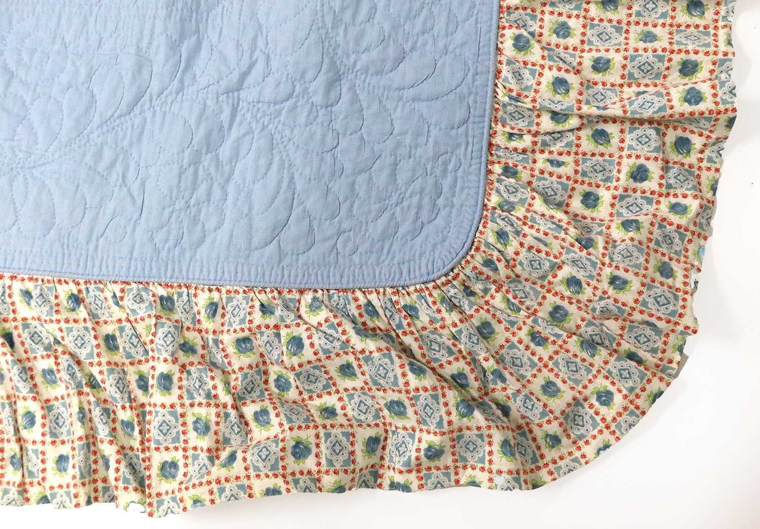 20th Century Reversible Whole Cloth Quilt, with a pale blue cotton to one side and floral sprigged - Image 2 of 5