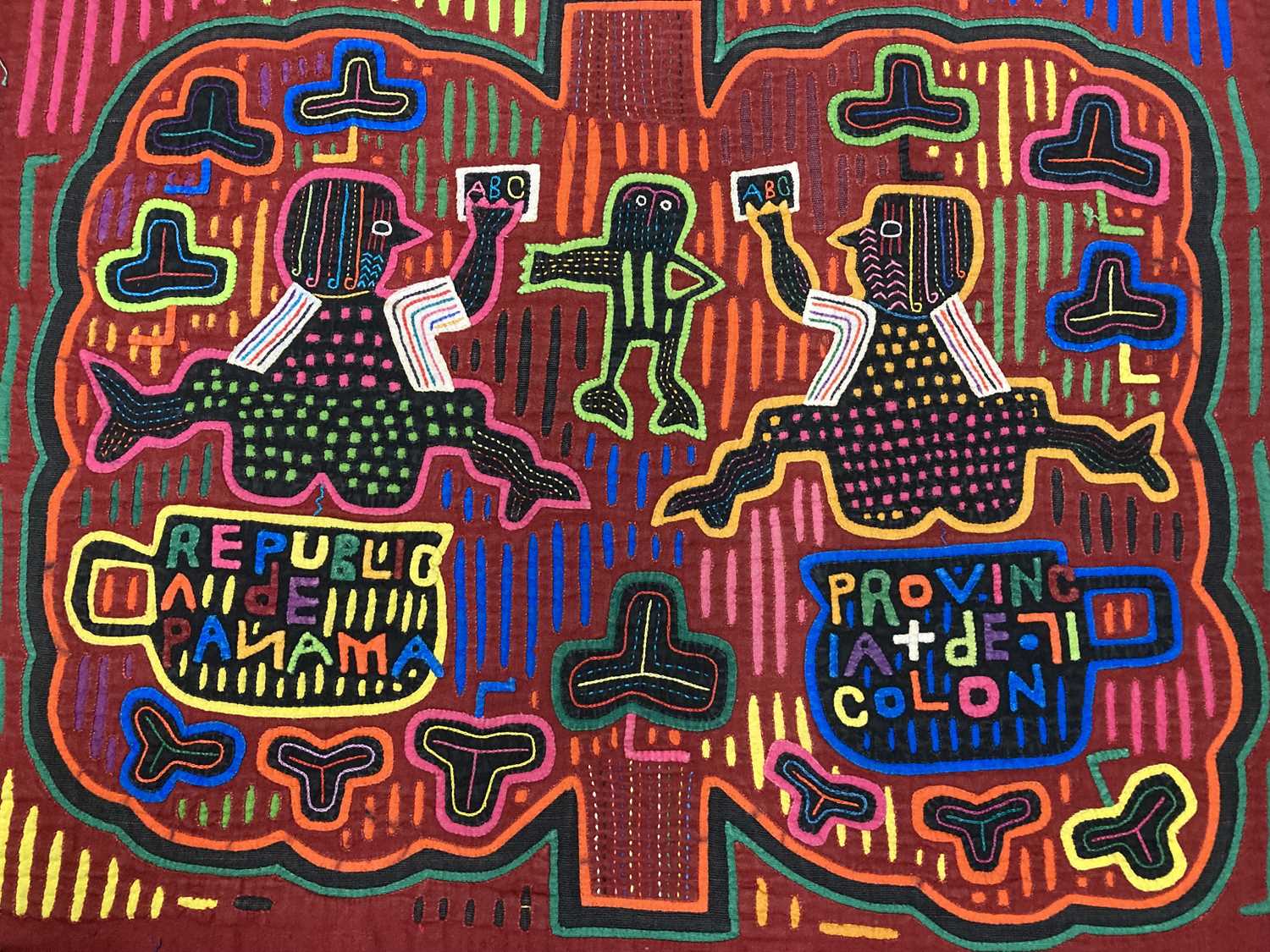 Collection of 20th Century Molas from San Blas Islands, Panama comprising ten reverse appliqué and - Image 9 of 10