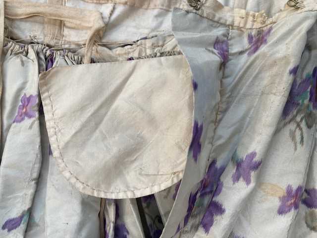19th Century Cream Silk Dress printed with purple flowers, square neckline trimmed with black velvet - Image 15 of 21