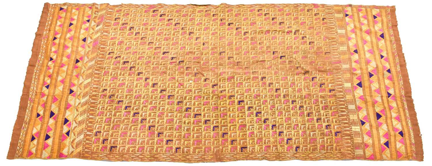 20th Century Indian Bagh Phulkari Floss Silk Wedding Shawl, embroidered by the Sikh community or - Image 7 of 12