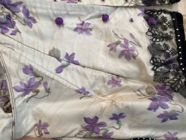 19th Century Cream Silk Dress printed with purple flowers, square neckline trimmed with black velvet - Image 11 of 21