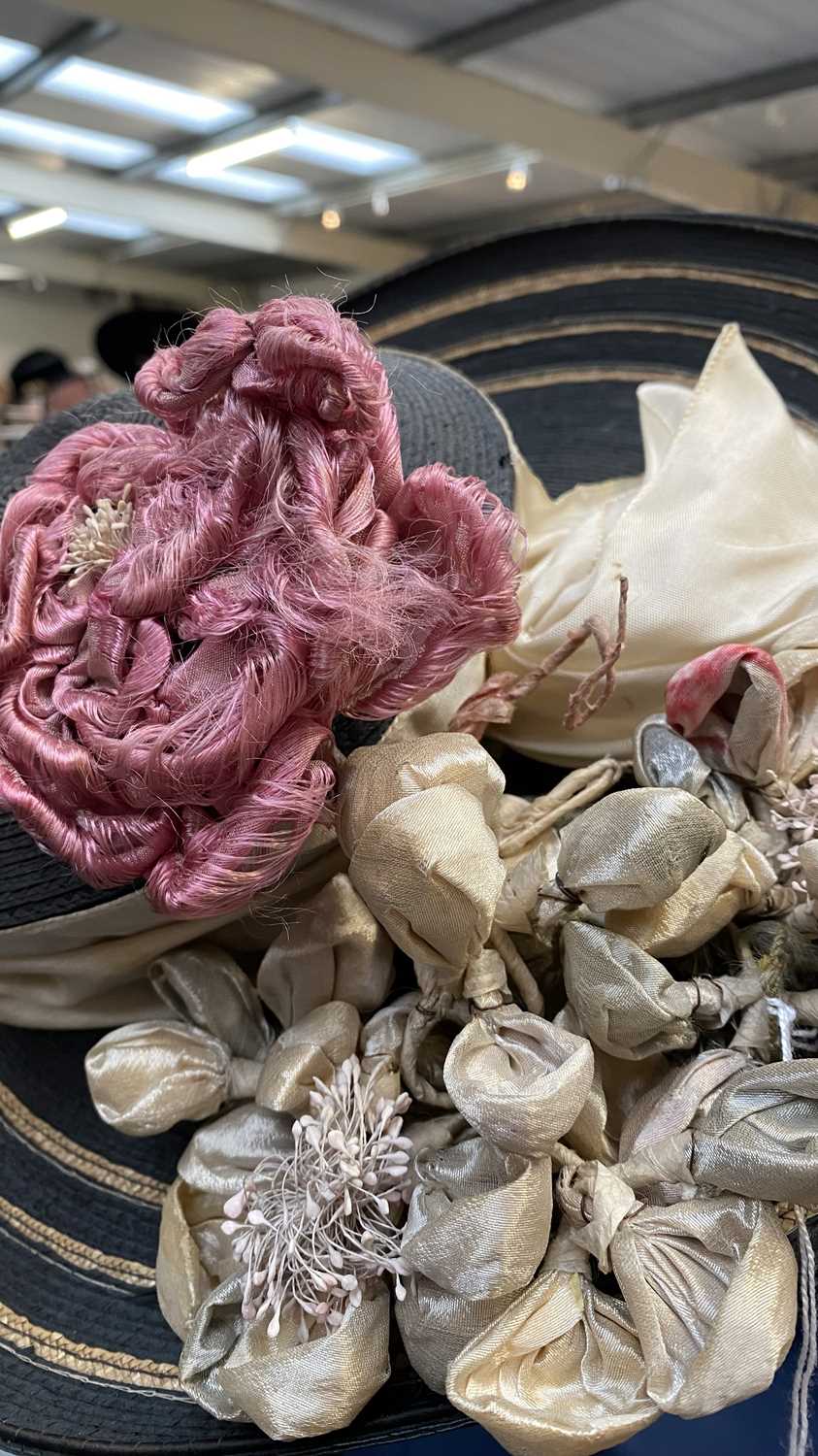 Early 20th Century Millinery, comprising an Alice Marseault Haute Mode - Orléans brown lace - Image 12 of 13