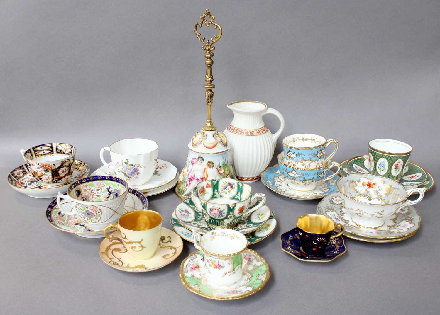 A Collection of 19th Century and Later English Porcelain Cups and Saucers, including Royal - Image 2 of 4