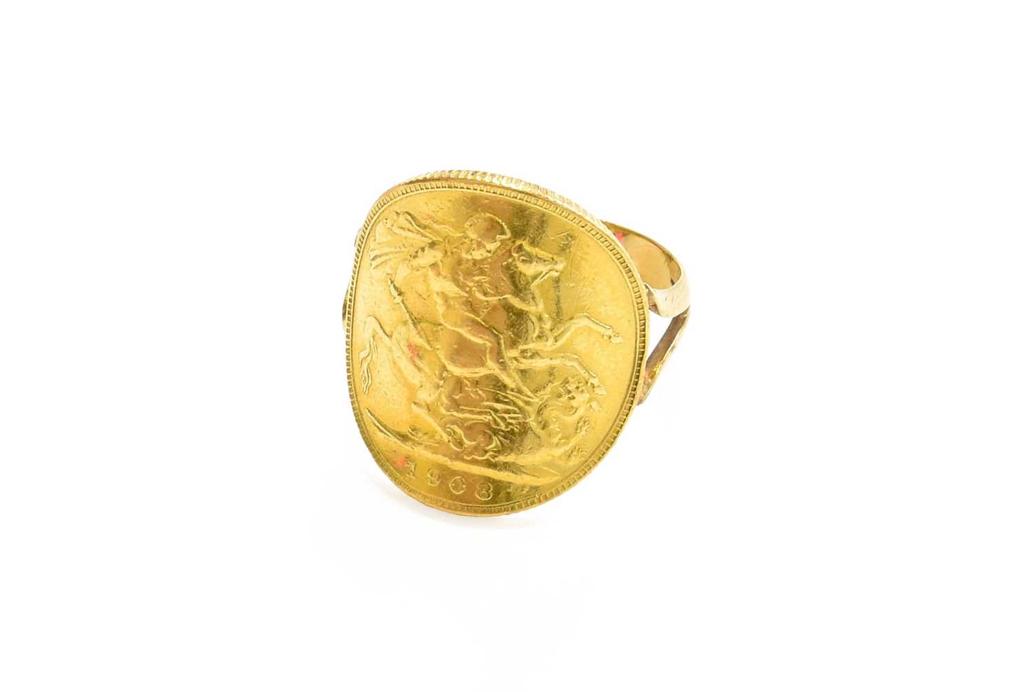 A Sovereign Ring, dated 1908, finger size SGross weight 9.2 grams