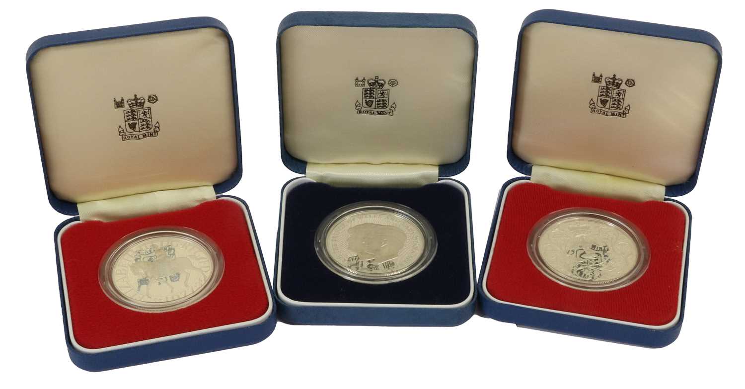 Assorted Silver Proof and Commemorative Coinage, including: 3 x silver proof crowns: 1977(x2) ' - Image 3 of 9