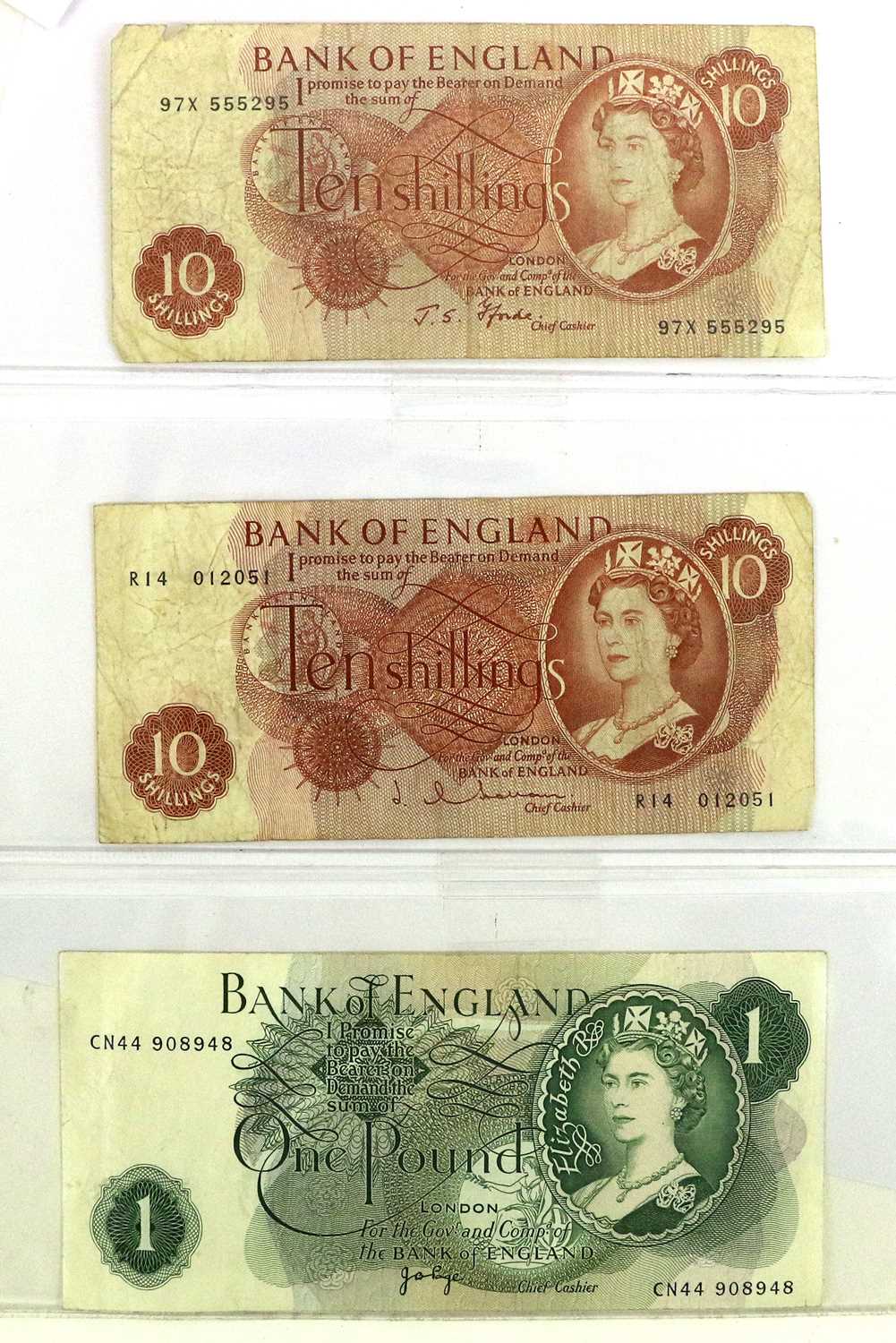 37 x Bank of England, comprising: £50 Series D signed Kentfield prefix E06, GVF; 3 x £20 Series D - Image 7 of 12