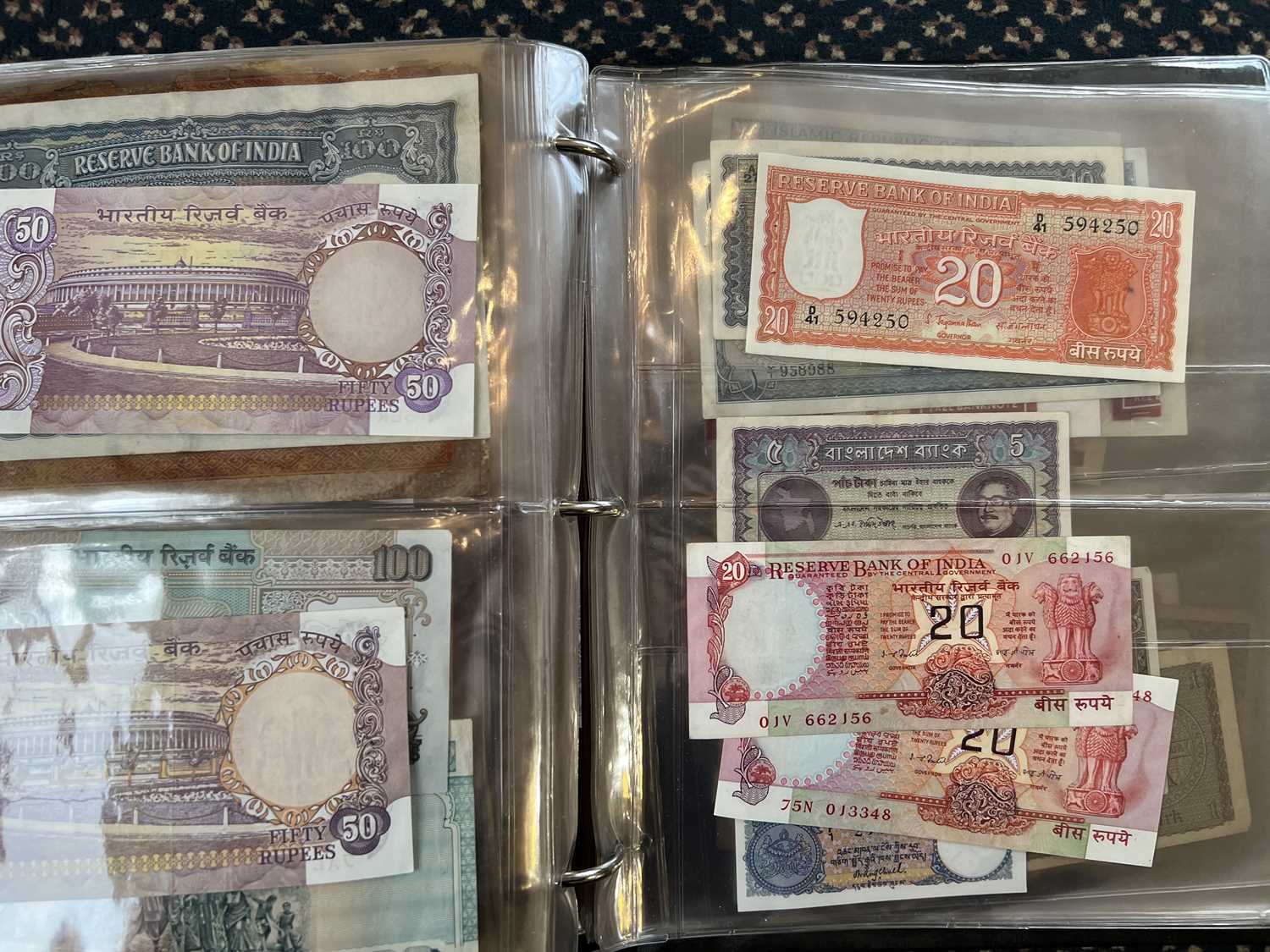 World Banknotes, a very large collection of over 500 20th century banknotes with a particular - Image 18 of 41