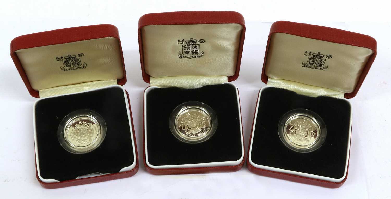 Assorted Silver Proof and Commemorative Coinage, including: 3 x silver proof crowns: 1977(x2) ' - Image 5 of 9