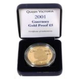 Guernsey, Gold Proof £5 2001 (.916 gold, 38.61mm, 39.94g), 'Queen Victoria Centenary',