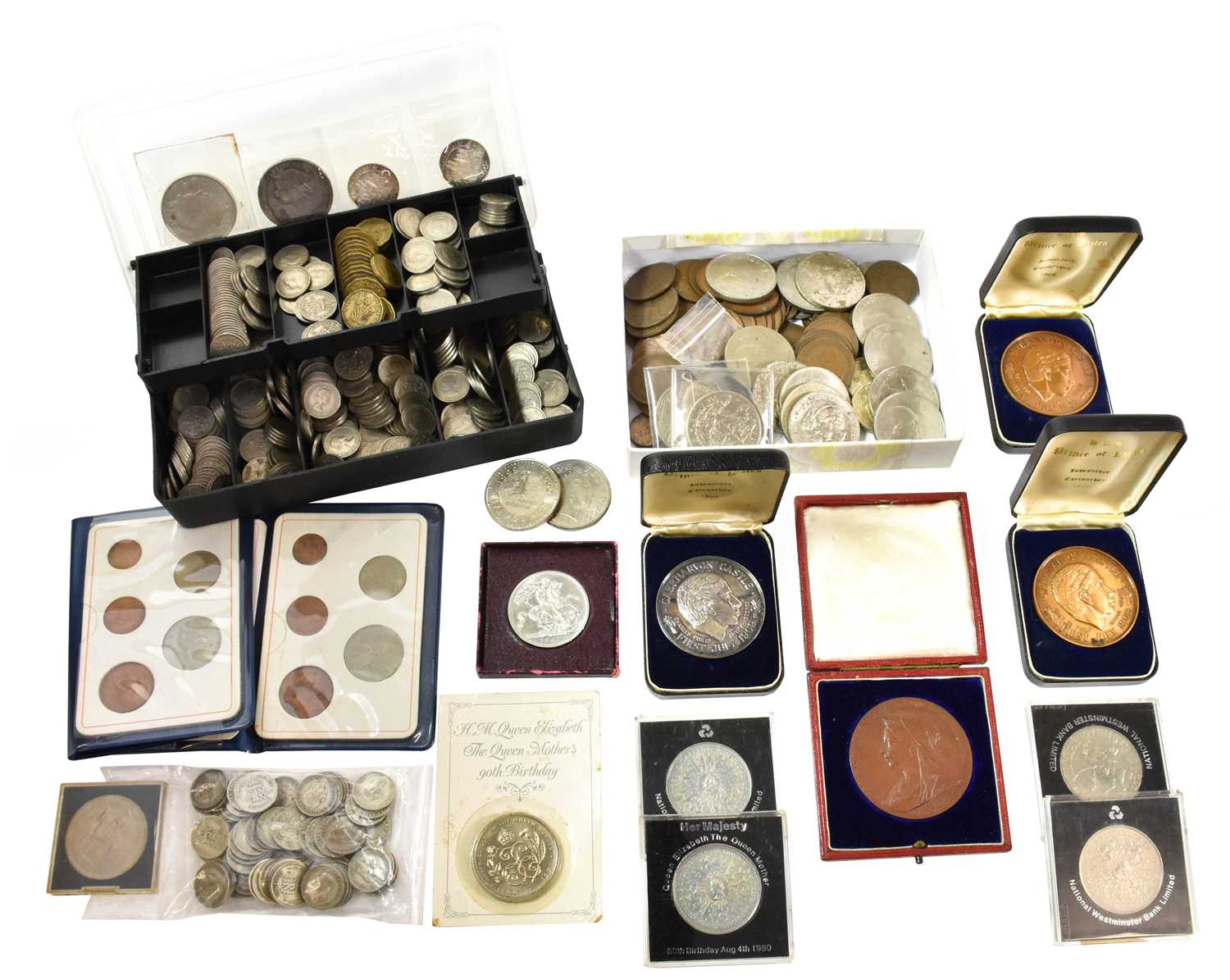 Mixed Lot of Silver Coinage, Medals and Banknotes, to include: Diamond Jubilee of Victoria, Bronze