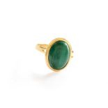 A Malachite Ring, stamped '18K750', finger size PGross weight 3.7 grams.