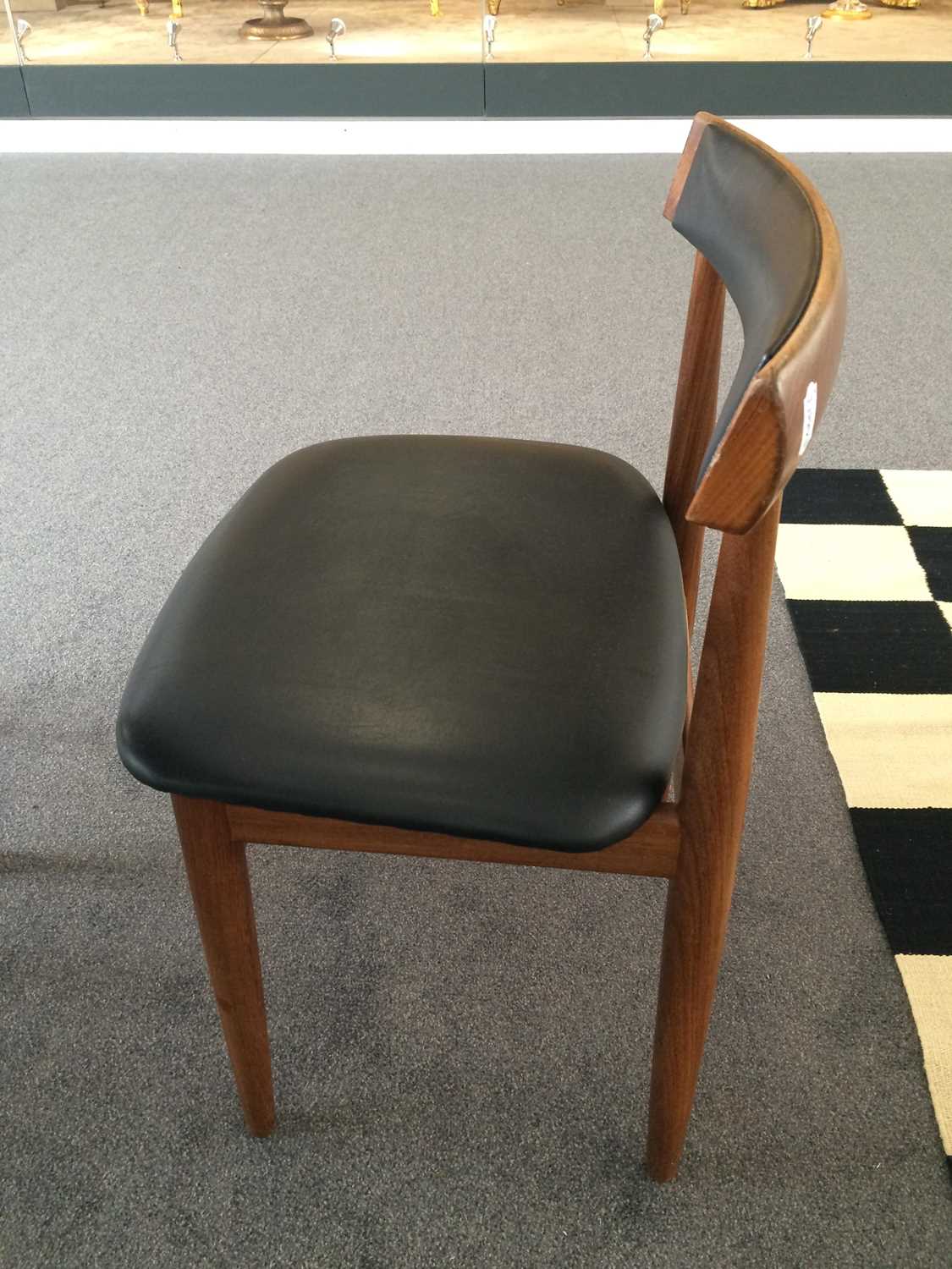 Hans Olsen for Frem Rojle: A 1960s Teak Dining Room Suite, Extending Circular Dining Table, on - Image 7 of 10