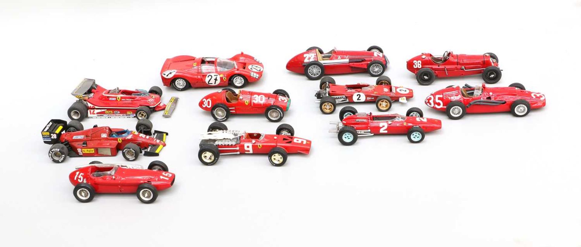 Various 1:43 Scale Racing Cars - Bild 2 aus 3