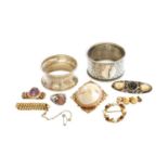 A Quantity of Jewellery, including a cameo brooch, stamped '9C'; a garnet and cultured pearl brooch,