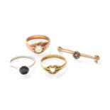 A Small Quantity of Jewellery, including an 18 carat gold vacant ring mount, finger size S1/2; a