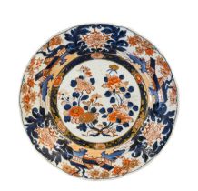 A Japanese Imari Porcelain Dish, Edo period, circa 1700, typically painted with a ribbon-tied