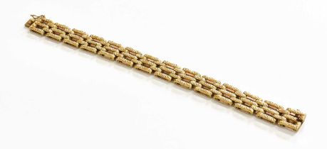 A 9 Carat Gold Textured Gate Link Bracelet, length 20cm Gross weight 55.0 grams.