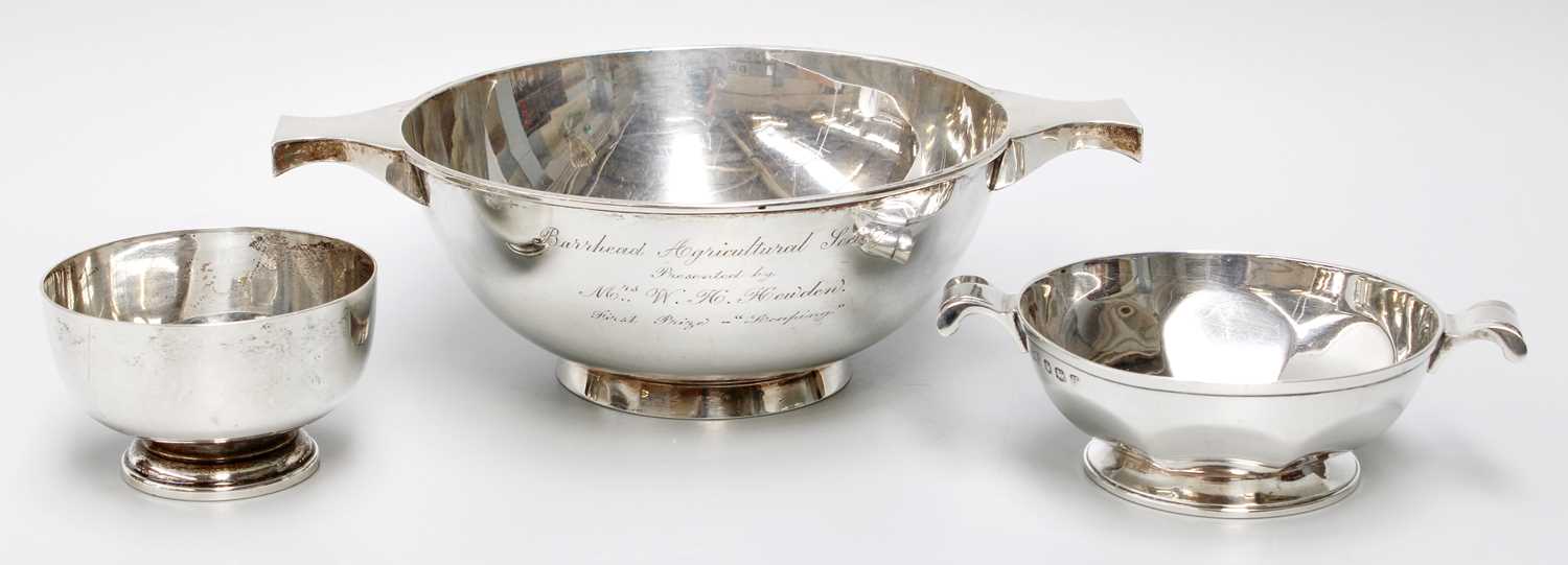 A Collection of Assorted Silver Items, including a George V silver quaich, by Elkington and Co.,