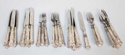 A Collection of Silver Handled Fruit Eaters, Queen's pattern, comprising 18 fruit-knives with