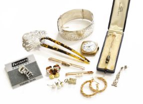 A Quantity of Jewellery, including a pair of 9 carat gold hoop earrings; a 9 carat gold cultured