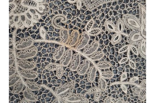 Early 20th Decorative Cream Cotton Lace Stole, worked overall with floral motifs and sinuous fern - Image 17 of 17