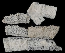 Late 19th Honiton Lace V-Shaped Collar and Cuffs, of floral designs, cuffs 8.5cm by 27cm, collar