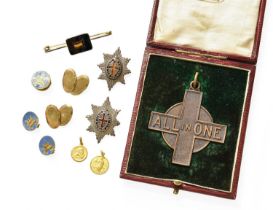 A Quantity of Jewellery, including a pair of 9 carat gold cufflinks; two charms, indistinctly