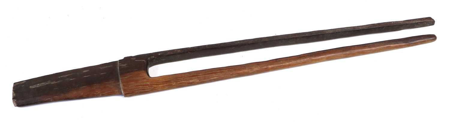 An Indonesian Sumpitan (Blowpipe), the bored-out wood haft set with a spearhead bound with wicker, - Image 12 of 13