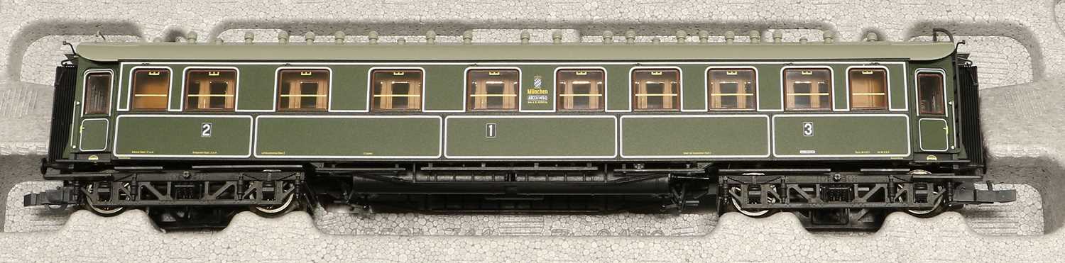 Roco Platin HO Gauge K Bay St B Coaches - Image 5 of 9