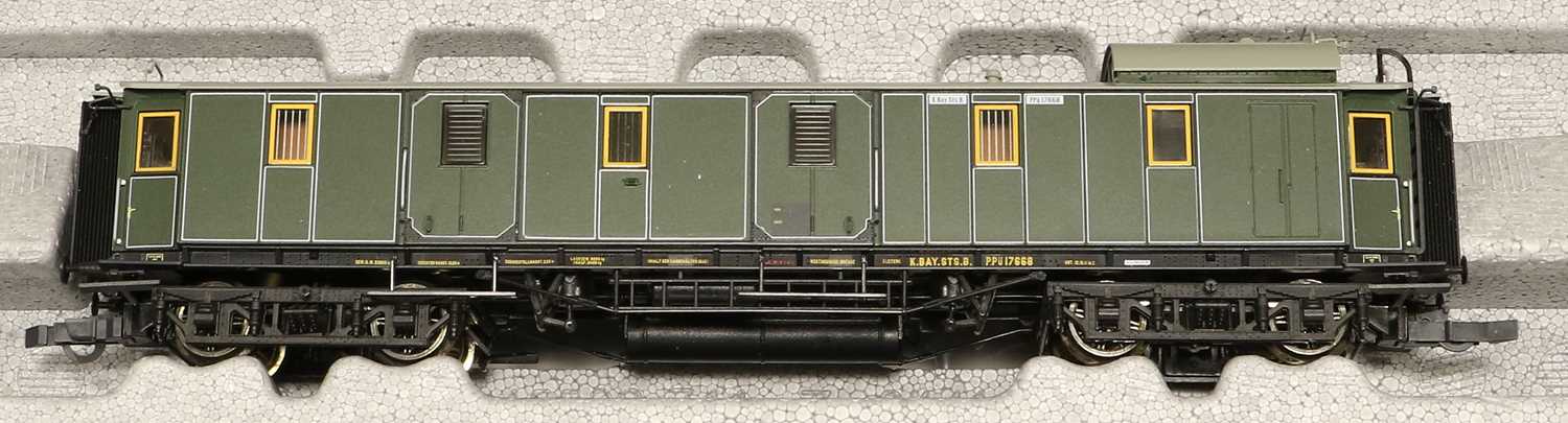 Roco Platin HO Gauge K Bay St B Coaches - Image 9 of 9