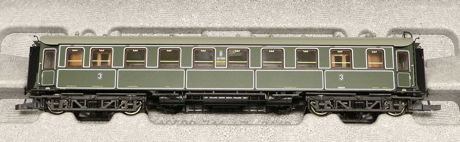 Roco Platin HO Gauge K Bay St B Coaches - Image 2 of 9