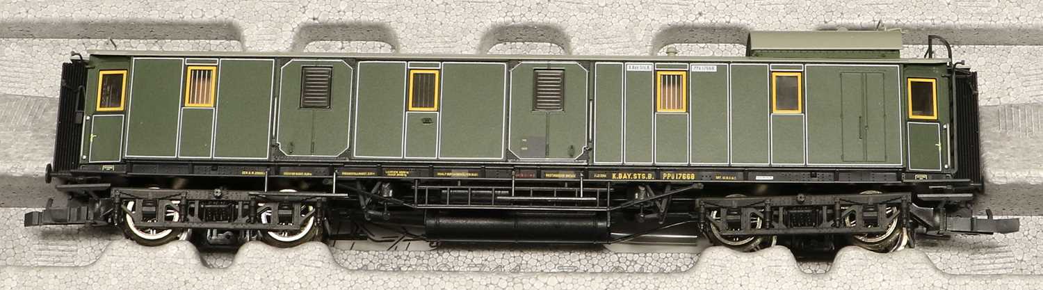 Roco Platin HO Gauge K Bay St B Coaches - Image 8 of 9