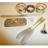 Hallmarked silver items, inc. napkin rings, butter spreaders etc.