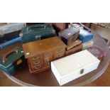 Assorted vintage jewellery boxes and cases