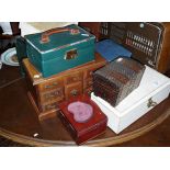 Assorted vintage jewellery boxes and cases